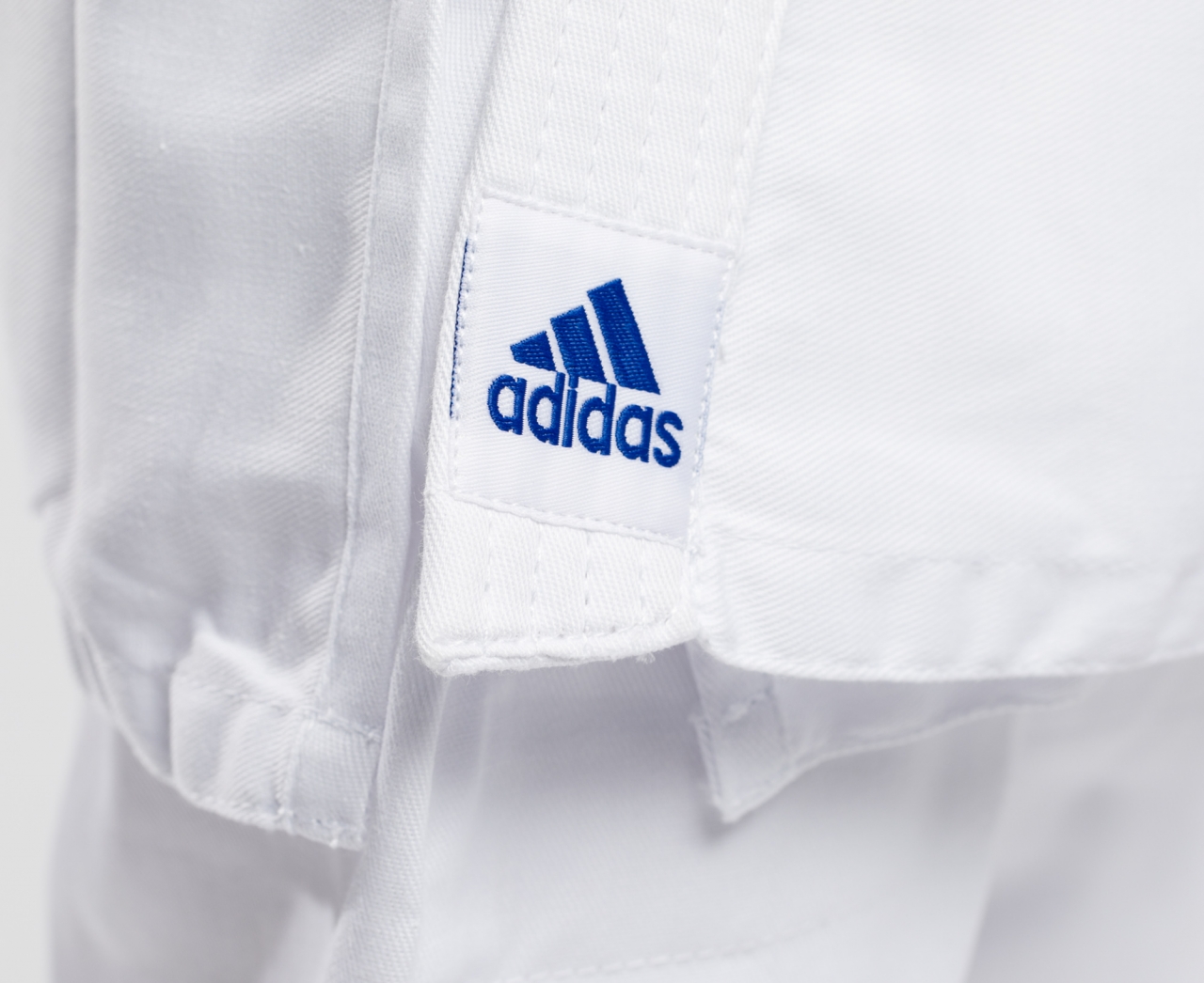 Кимоно для дзюдо ADIDAS Evolution J200 белое с поясом купить оптом ...